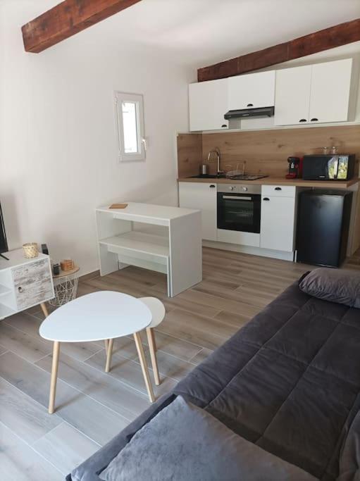 Studio Meuble Climatise Avec Terrasse Draguignan Exterior foto